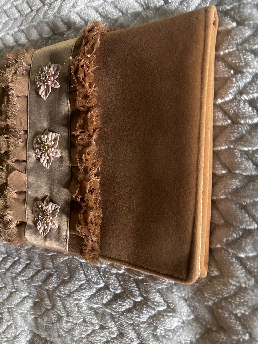 Shiraleah Chicago Camel Velvet Floral Clutch NWT - Picture 3 of 16
